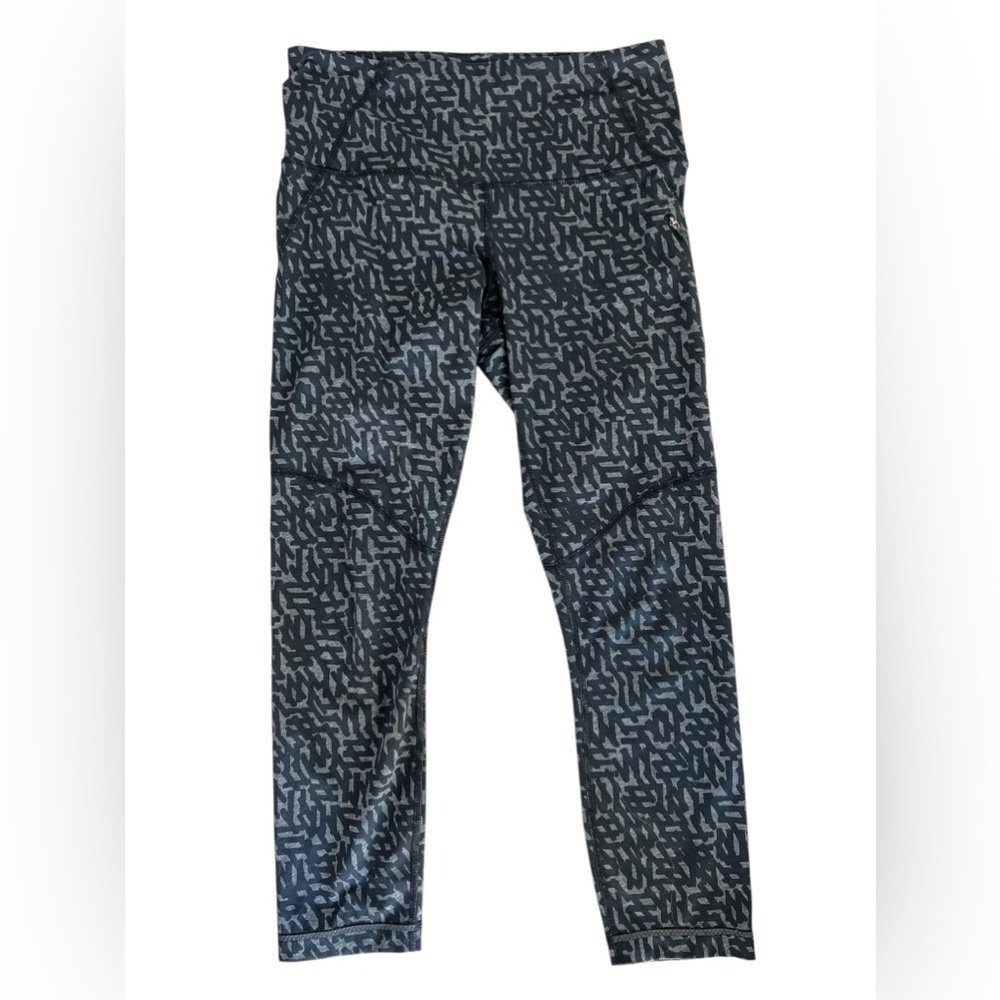 Lululemon Women’s Black/Grey Athletic Cropped Leggings Size 6